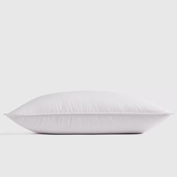 NWOT QUINCE Premium Down Alternative Pillow Soft Standard 4044 - Picture 4 of 11